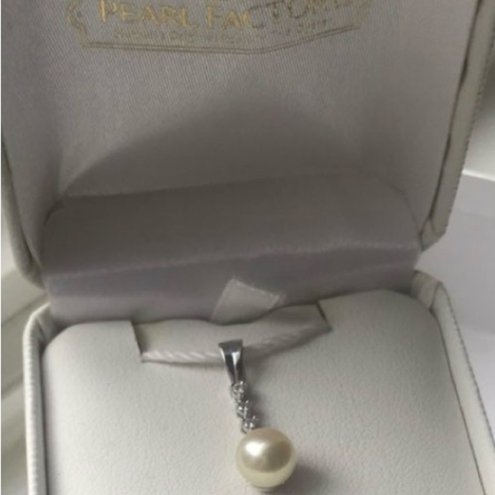 14K Solid White Gold Natural Earth Mined Diamond Pearl Woman's Lady's Pendant